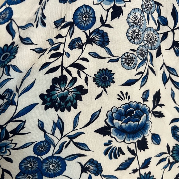 White and blue floral romper! - Picture 3 of 4